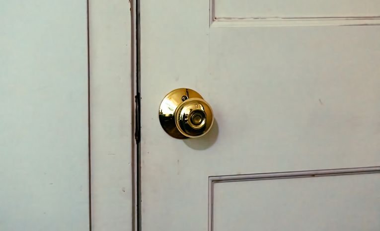 UK standard door size dimensions
