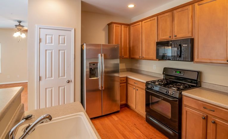 Painted kitchen cabinets in a modern kitchen
